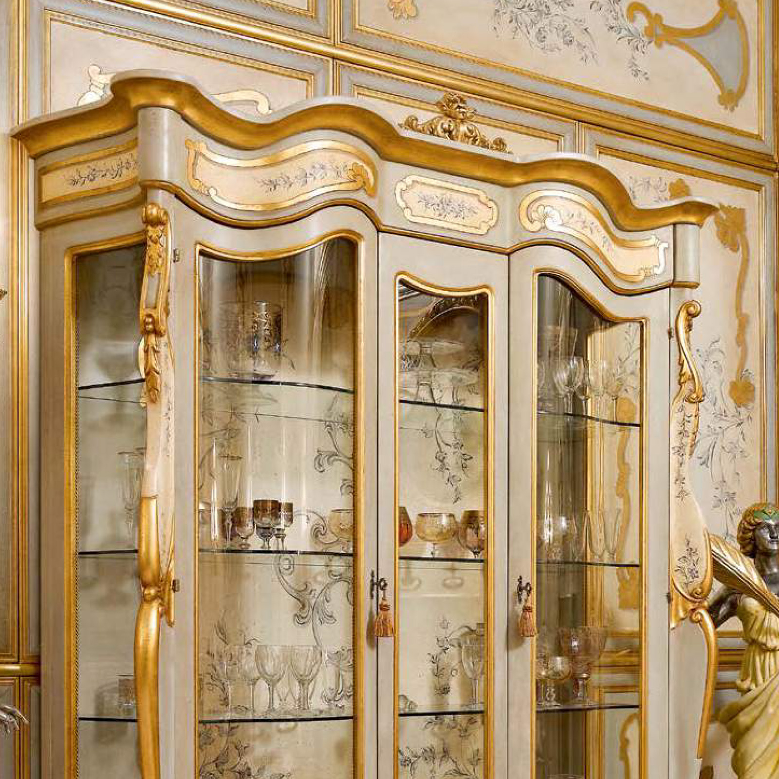 Витрина OPERA 12
